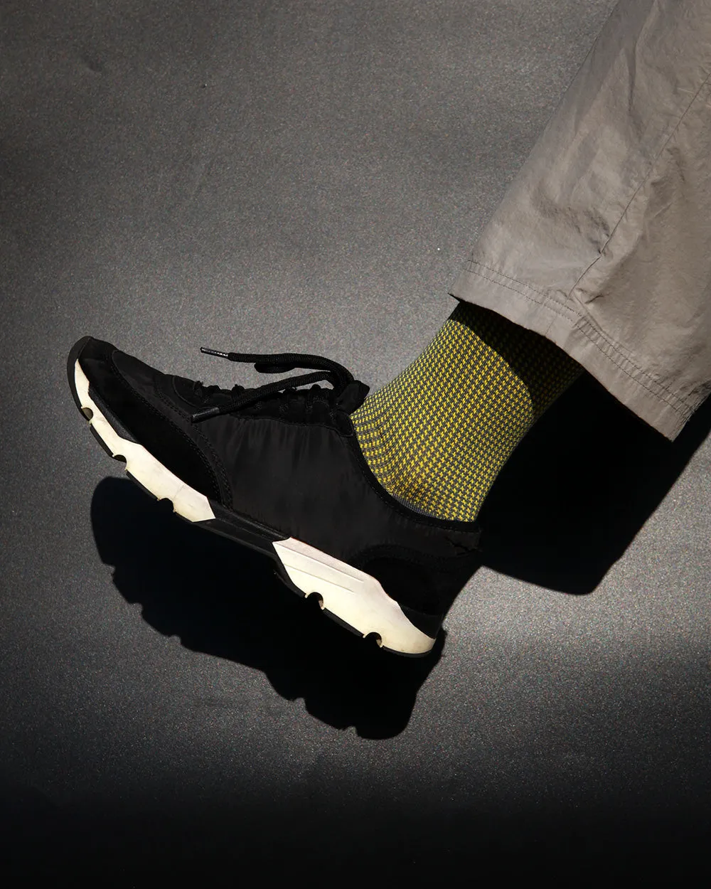Men's Houndstooth Socks - Gray & Yellow